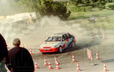 38. Adam Magaczewski i Andrzej Magaczewski - Mazda 323 Turbo 4wd   (To zdjęcie w pełnej rozdzielczości możesz kupić na www.kwa-kwa.pl )