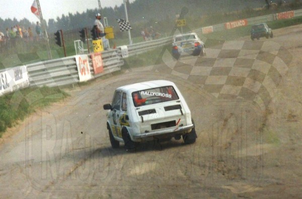 147. Piotr Radtke - Polski Fiat 126p.   (To zdjęcie w pełnej rozdzielczości możesz kupić na www.kwa-kwa.pl )