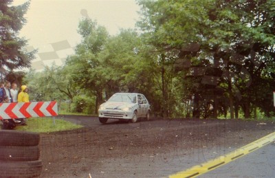 32. Marcin Opałka i Przemysław Bosek - Peugeot 106 Rallye   (To zdjęcie w pełnej rozdzielczości możesz kupić na www.kwa-kwa.pl )