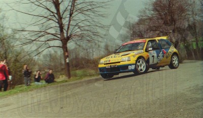 44. Waldemar Doskocz i Aleksander Dragon - Renault Clio Maxi   (To zdjęcie w pełnej rozdzielczości możesz kupić na www.kwa-kwa.pl )