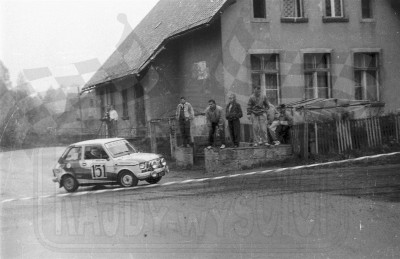 14. Jacek Stolarski i A.Pietrzykowska - Polski Fiat 126p.   (To zdjęcie w pełnej rozdzielczości możesz kupić na www.kwa-kwa.pl )