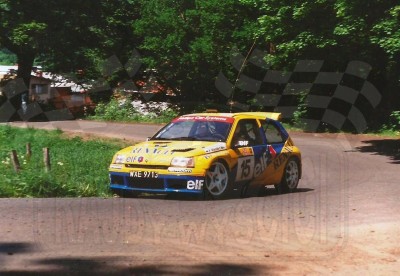 24. Waldemar Doskocz i Aleksander Dragon - Renault Clio Maxi.   (To zdjęcie w pełnej rozdzielczości możesz kupić na www.kwa-kwa.pl )