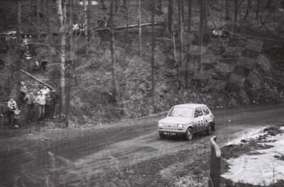 86. Ryszard Plucha i Grażyna Skotarek - Polski Fiat 126p.   (To zdjęcie w pełnej rozdzielczości możesz kupić na www.kwa-kwa.pl )