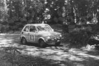 94. Jan Hamera i Marian Grabowiecki - Polski Fiat 126p.   (To zdjęcie w pełnej rozdzielczości możesz kupić na www.kwa-kwa.pl )