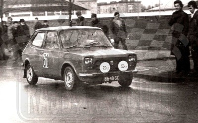 Marek Dąbek i Krzysztof Urbański - Fiat 127. To zdjęcie w pełnej rozdzielczości możesz kupić na http://kwa-kwa.pl