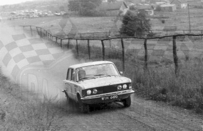 90. Andrzej Chojnacki i Joanna Cieślak - FSO 1500.   (To zdjęcie w pełnej rozdzielczości możesz kupić na www.kwa-kwa.pl )