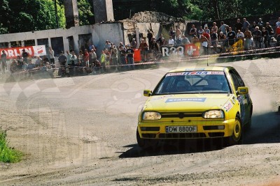 63. Tomasz Ratajczyk i Damian Paliga - VW Golf GTi 16V  (To zdjęcie w pełnej rozdzielczości możesz kupić na www.kwa-kwa.pl )