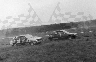 118. Nr.5.Mirosław Krachulec i Marek Kusiak - Mazda 323 Turbo 4wd, nr.3. Marek Sadowski i Grzegorz Gac - Polonez 1500 Turbo.