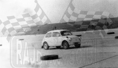 Andrzej Mordzewski - Fiat Abarth 850. To zdjęcie w pełnej rozdzielczości możesz kupić na http://kwa-kwa.pl