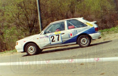 52. Małgorzata Zemlińska i Janusz Trzop - Mazda 323 Turbo 4wd.   (To zdjęcie w pełnej rozdzielczości możesz kupić na www.kwa-kwa.pl )
