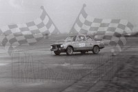61. Andrzej Niewiadomski - BMW 2002 Tii  (To zdjęcie w pełnej rozdzielczości możesz kupić na www.kwa-kwa.pl )