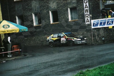 95. Tomasz Świniarski i Robert Sentowski - Renault 19 16V  (To zdjęcie w pełnej rozdzielczości możesz kupić na www.kwa-kwa.pl )