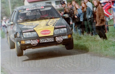 44. Paweł Nowakowski i Horst Muller - Ford Sierra XR4 Ti   (To zdjęcie w pełnej rozdzielczości możesz kupić na www.kwa-kwa.pl )