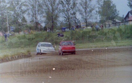 27. Arkadiusz Leszek - Polski Fiat 126p i Tomasz Carzasty - Fiat Cinquecento   (To zdjęcie w pełnej rozdzielczości możesz kupić na www.kwa-kwa.pl )