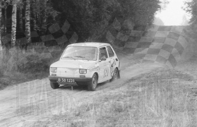 82. Mariusz Ficoń i P.Goworowski - Polski Fiat 126p.   (To zdjęcie w pełnej rozdzielczości możesz kupić na www.kwa-kwa.pl )