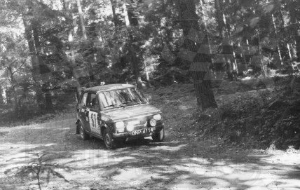 87. Andrzej Kuńczik i Dariusz Pieńkowski - Polski Fiat 126p.   (To zdjęcie w pełnej rozdzielczości możesz kupić na www.kwa-kwa.pl )