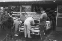 1. ostatnie przygotowania Mazdy 323 GTX załogi Marek Sadowski i Maciej Hołuj.   (To zdjęcie w pełnej rozdzielczości możesz kupić na www.kwa-kwa.pl )