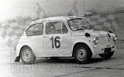 51. Andrzej Mordzewski i Magdalena Rapacz - Fiat Abarth 850  (To zdjęcie w pełnej rozdzielczości możesz kupić na www.kwa-kwa.pl )