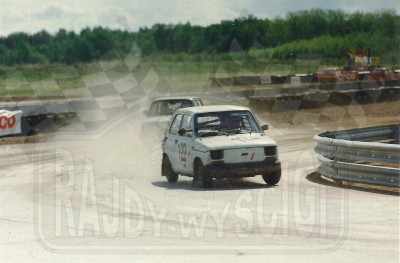 113. Henryk Pinis - Polski Fiat 126p.   (To zdjęcie w pełnej rozdzielczości możesz kupić na www.kwa-kwa.pl )