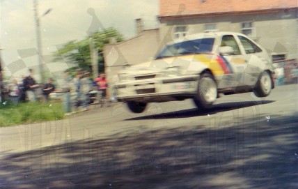 49. Bruno Thiry i Stephane Prevot - Opel Kadett GSi 16V.   (To zdjęcie w pełnej rozdzielczości możesz kupić na www.kwa-kwa.pl )