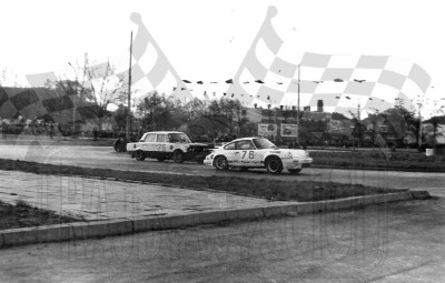 41. Nr.76.Adam Smorawiński - Porsche Carrera RS, nr.75.Ksawery Frank - Polski Fiat 125p 1800  (To zdjęcie w pełnej rozdzielczości możesz kupić na www.kwa-kwa.pl )