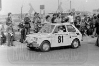 Kazimierz Kolinka i Zdzisław Kaczmarek - Polski Fiat 126p. To zdjęcie w pełnej rozdzielczości możesz kupić na http://kwa-kwa.pl