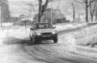 1. Marian Bublewicz i Ryszard Żyszkowski - Mazda 323 4wd Turbo.   (To zdjęcie w pełnej rozdzielczości możesz kupić na www.kwa-kwa.pl )