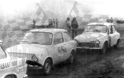 15. Nr.55.Lech Bocheński i Jacek Czayka - Fiat 850, nr.60.Lech Falszewski i Krzysztof Szymczak - Syrena 104