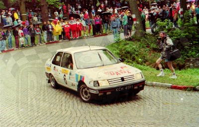 89. Waldemar Doskocz i Jarosław Baran - Peugeot 309 GTi 16S.   (To zdjęcie w pełnej rozdzielczości możesz kupić na www.kwa-kwa.pl )