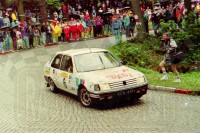 89. Waldemar Doskocz i Jarosław Baran - Peugeot 309 GTi 16S.   (To zdjęcie w pełnej rozdzielczości możesz kupić na www.kwa-kwa.pl )