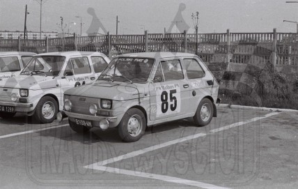 Jerzy Werner i Bogumił Żelaziński - Polski Fiat 126p. To zdjęcie w pełnej rozdzielczości możesz kupić na http://kwa-kwa.pl