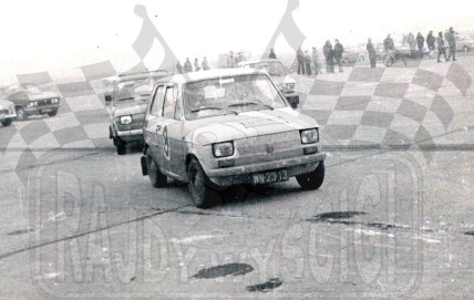 44. Piotr Dąbkowski i Andrzej Wodziński - Polski Fiat 126p  (To zdjęcie w pełnej rozdzielczości możesz kupić na www.kwa-kwa.pl )
