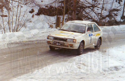 6. Marek Sadowski i Grzegorz Gac - Mazda 323 Turbo 4wd.   (To zdjęcie w pełnej rozdzielczości możesz kupić na www.kwa-kwa.pl )