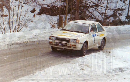 6. Marek Sadowski i Grzegorz Gac - Mazda 323 Turbo 4wd.   (To zdjęcie w pełnej rozdzielczości możesz kupić na www.kwa-kwa.pl )