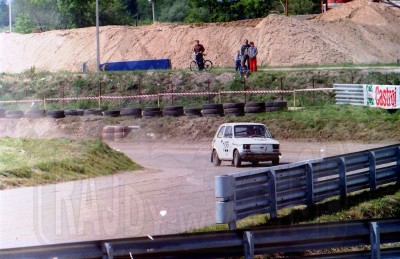 83. Henryk Pinis - Polski Fiat 126p   (To zdjęcie w pełnej rozdzielczości możesz kupić na www.kwa-kwa.pl )