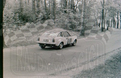 Janusz Dąbrowski i Elżbieta Zulicz - Fiat 128 Sport. To zdjęcie w pełnej rozdzielczości możesz kupić na http://kwa-kwa.pl