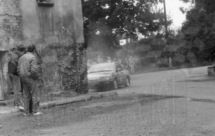 95. Ryszard Adamek i Janusz Bronikowski - Ford Sierra XR4 Ti.   (To zdjęcie w pełnej rozdzielczości możesz kupić na www.kwa-kwa.pl )