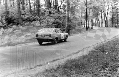 Janusz Waluś i Jan Ambrozik - Fiat 128 Sport. To zdjęcie w pełnej rozdzielczości możesz kupić na http://kwa-kwa.pl