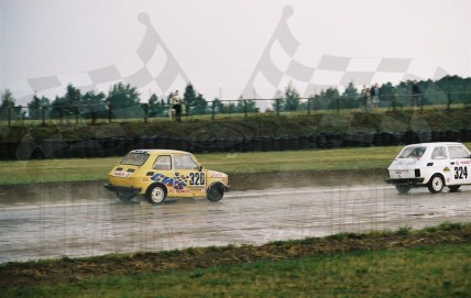 2. Nr.320.Piotr Faustman - Polski Fiat 126p  (To zdjęcie w pełnej rozdzielczości możesz kupić na www.kwa-kwa.pl )