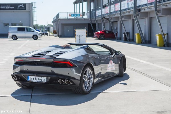 Huracan Spyder 1