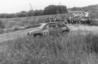 20. Dominique Dumont i Olivier Schwennicke - Renault 5 GT Turbo.   (To zdjęcie w pełnej rozdzielczości możesz kupić na www.kwa-kwa.pl )
