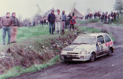 37. Maciej Kołomyjski i Sławomir Łuba - Suzuki Swift GTi 16V.   (To zdjęcie w pełnej rozdzielczości możesz kupić na www.kwa-kwa.pl )