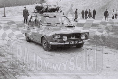 11. Serwisowe Renault 12 Gordini załogi austriackiej.  (To zdjęcie w pełnej rozdzielczości możesz kupić na www.kwa-kwa.pl )