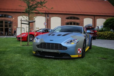 Aston Martin 2