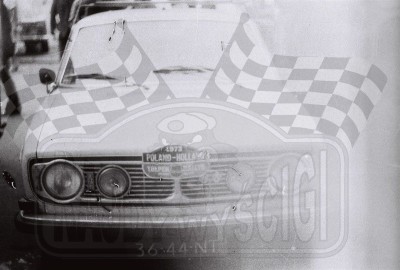 13. Serwisowe Volvo 142.  (To zdjęcie w pełnej rozdzielczości możesz kupić na www.kwa-kwa.pl )