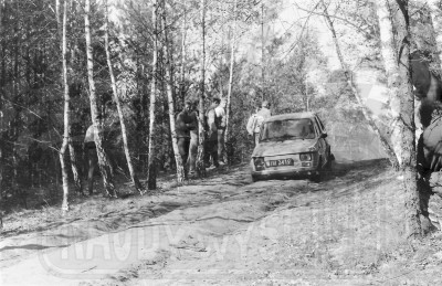 27. Jacek Sikora i Jacek Sciciński - Polski Fiat 126p.   (To zdjęcie w pełnej rozdzielczości możesz kupić na www.kwa-kwa.pl )