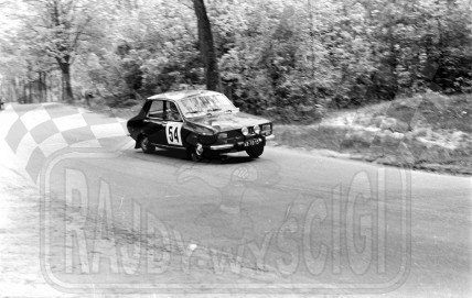 Jacek Kotowski i Krzysztof Burzyński - Renault 12 TL. To zdjęcie w pełnej rozdzielczości możesz kupić na http://kwa-kwa.pl