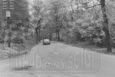 Ryszard Ryzel i Roman Kabulski - Polski Fiat 125p 1500. To zdjęcie w pełnej rozdzielczości możesz kupić na http://kwa-kwa.pl