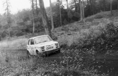 104. Maciej Taniewski i Krzysztof Szałański - Polski Fiat 126p.   (To zdjęcie w pełnej rozdzielczości możesz kupić na www.kwa-kwa.pl )