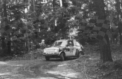 88. Zbigniew Łacisz i Tadeusz Burkacki - Polski Fiat 126p.   (To zdjęcie w pełnej rozdzielczości możesz kupić na www.kwa-kwa.pl )